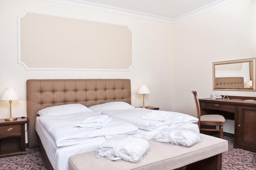 Windsor Spa Hotel Κάρλοβι Βάρι Εξωτερικό φωτογραφία